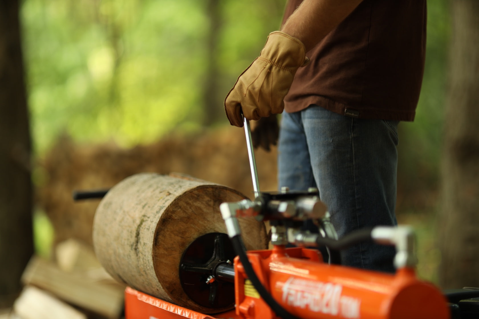 Log Splitter Buying Guide: Choose the Right Model for Your Needs