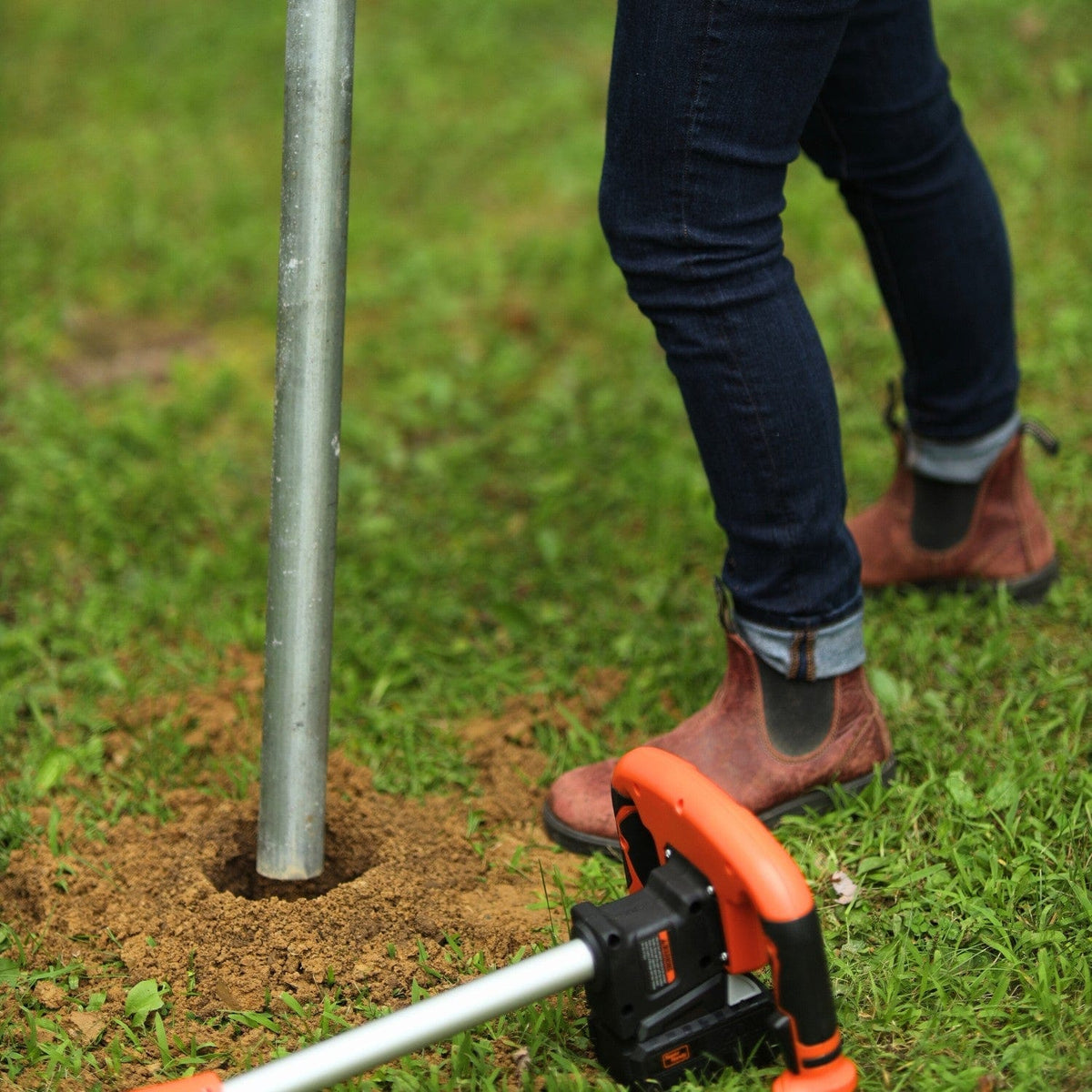 Electric Earth Auger - 20V 4Ah Battery, 12